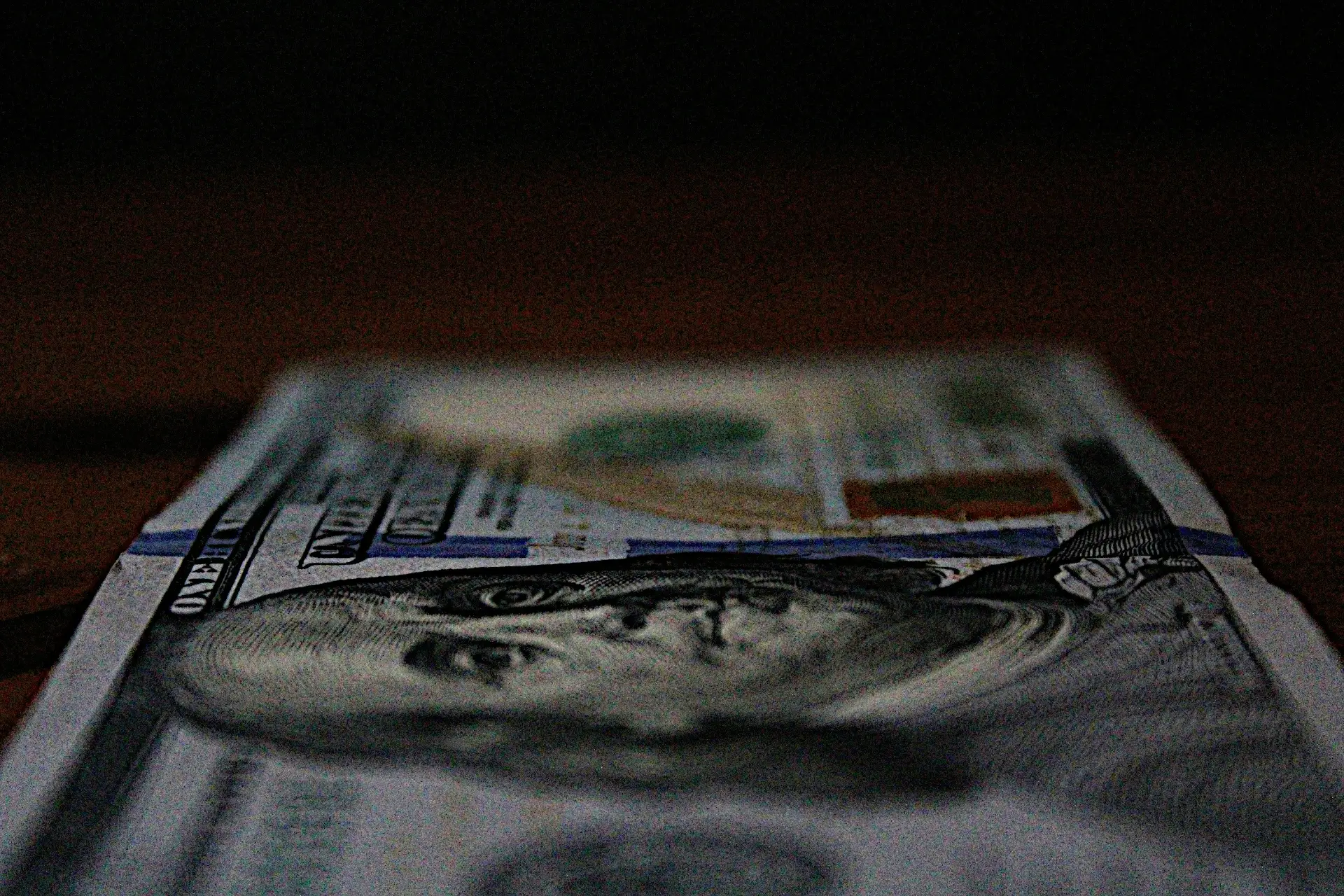 ¿Qué significa aportar fondos a un fideicomiso?